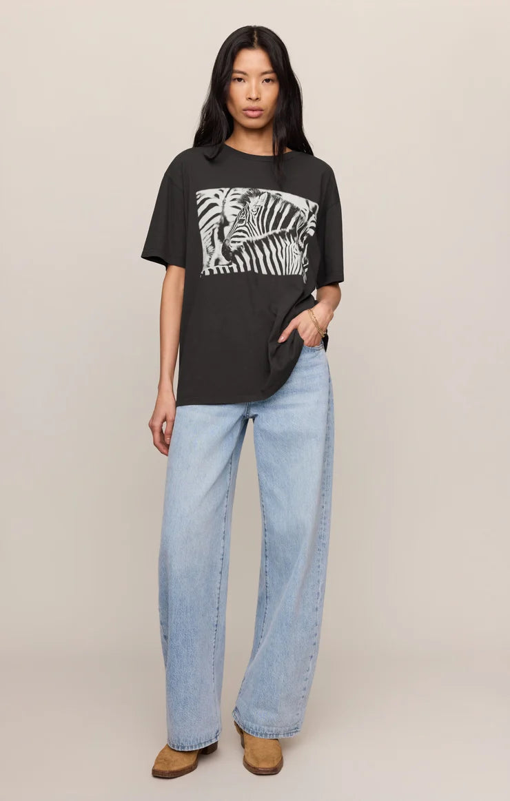 Z SUPPLY Zebra Graphic Boyfriend Tee  black sand 