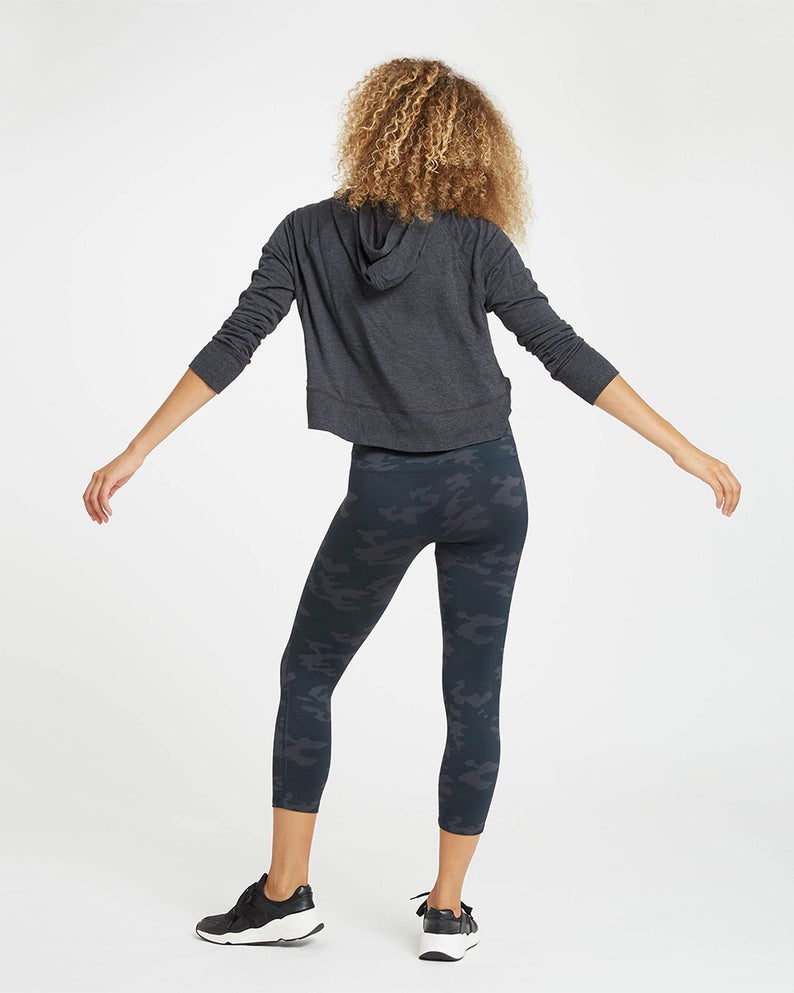 Spanx store Look at Me Now Seamless Cropped Leggings Large